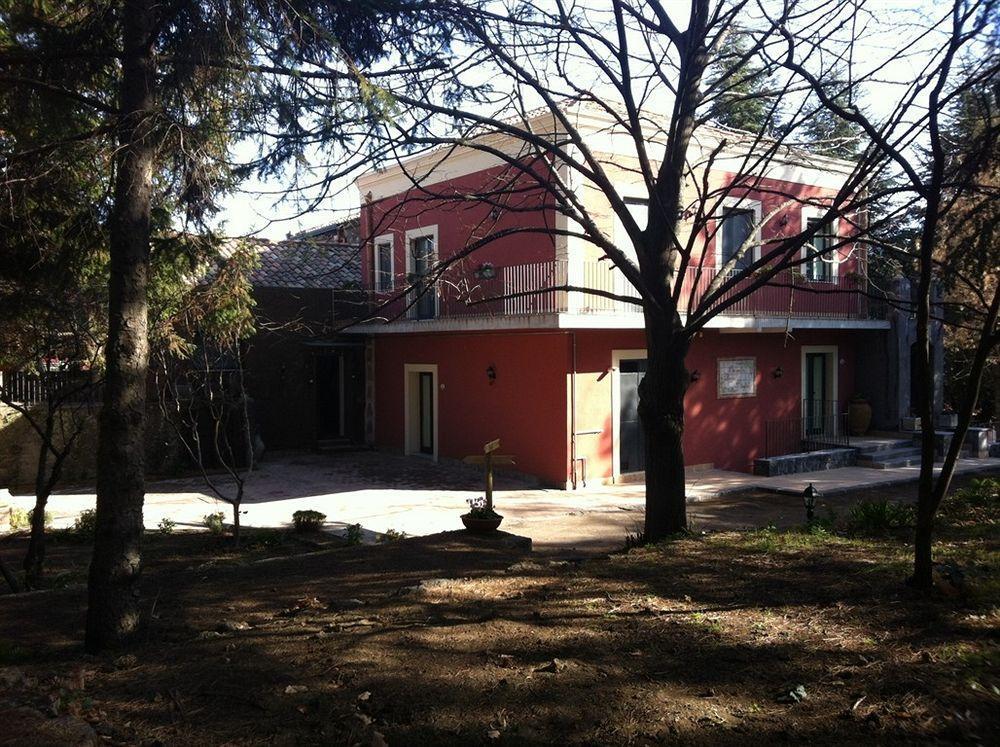 Casale Poggio Del Tiglio Casa de hóspedes Viagrande Exterior foto